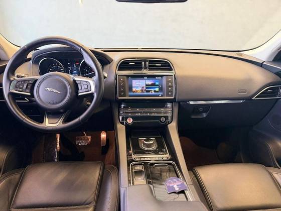 JAGUAR F-PACE 2.0 16V INGENIUM PRESTIGE AWD 4P AUTOMÁTICO